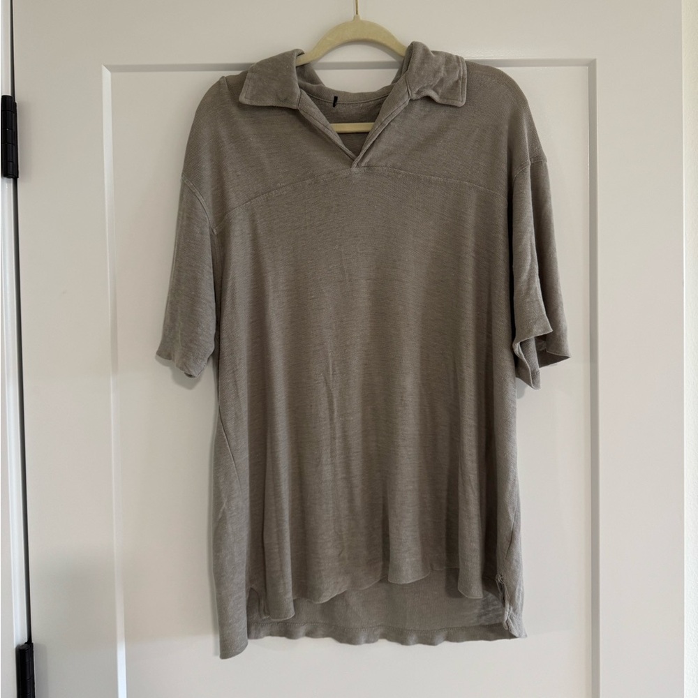 Light weight v neck collard‎ t shirt